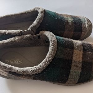 Women's Howser slide plaid size 10 US